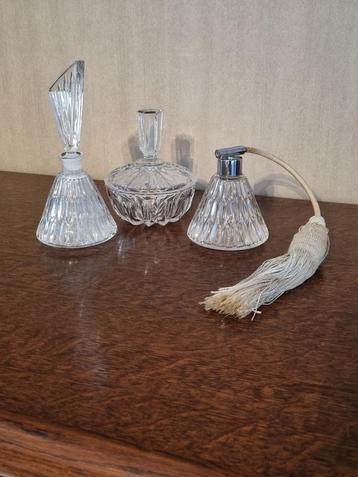 Boudoir parfumerie set van grootmoeder beschikbaar voor biedingen