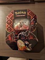 Charizard Tin - Paldean Fates, Ophalen of Verzenden, Nieuw, Boosterbox, Foil