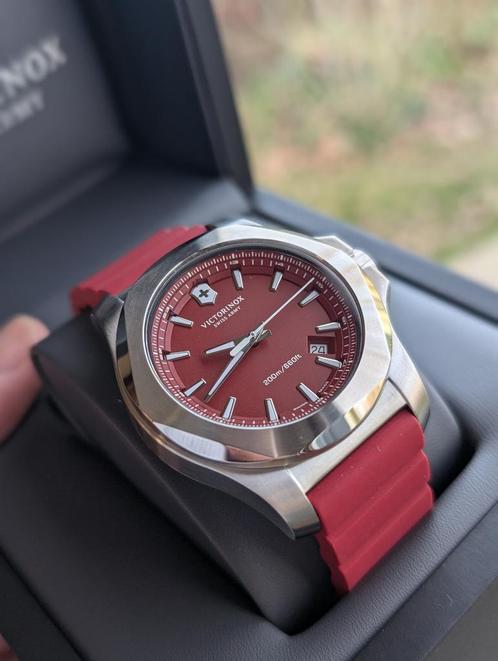 Montre VICTORINOX I.N.O.X. Neuve, Handtassen en Accessoires, Horloges | Heren, Nieuw, Polshorloge, Overige merken, Staal, Kunststof