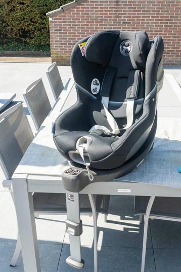Baby autostoel draaibaar met poot. beschikbaar voor biedingen