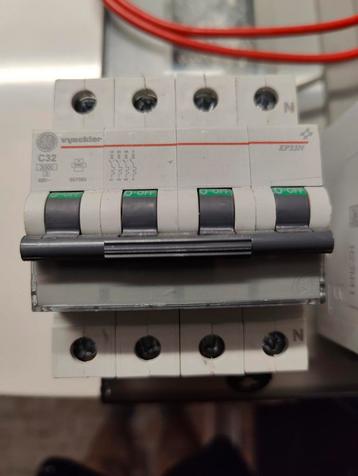 Vynckier automaat 4 fase 400V C32, Enlèvement ou Envoi, Comme neuf
