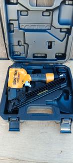 Bostitch mcn 150. Splinternieuw, Tuin en Terras, Hand-tuingereedschap, ., Ophalen of Verzenden, Zo goed als nieuw, Bostitch