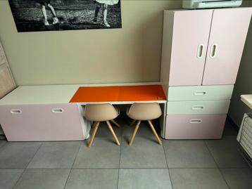 Kinderbureau / speelbureau IKEA  disponible aux enchères