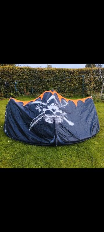 Naish pivot 7m kite beschikbaar voor biedingen