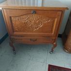 TÉLÉVISION. Armoire sur roulettes, Enlèvement