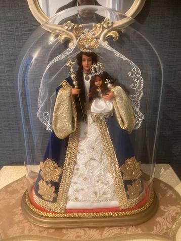 Globe met Maria en kind. beschikbaar voor biedingen