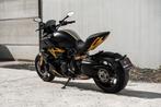 Ducati Diavel 1260 S - Noir et acier (jaune) - 3050 Km, Entreprise, Plus de 35 kW, 1262 cm³, 2 cylindres