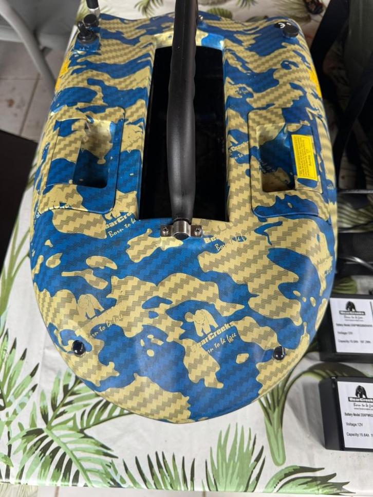 voerboot  bearcreeks, Watersport en Boten, Hengelsport | Karpervissen, Zo goed als nieuw, Overige typen, Ophalen