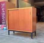 Vintage dressoir met hoge plank uit de jaren 60 in teakhout, Huis en Inrichting, Ophalen, Zo goed als nieuw