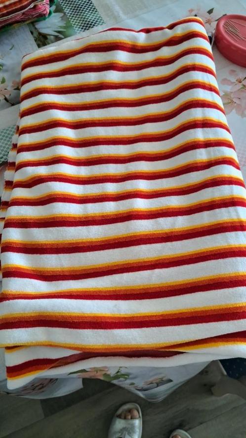 tissus vetements, Hobby en Vrije tijd, Stoffen en Lappen, Nieuw, Katoen, 120 cm of meer, 30 tot 200 cm, Rood, Ophalen of Verzenden