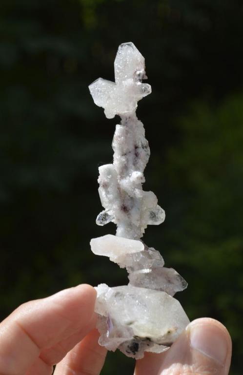 Schitterende stalactiet met apofylliet, stilbiet op chalcedo, Verzamelen, Mineralen en Fossielen, Mineraal, Ophalen of Verzenden