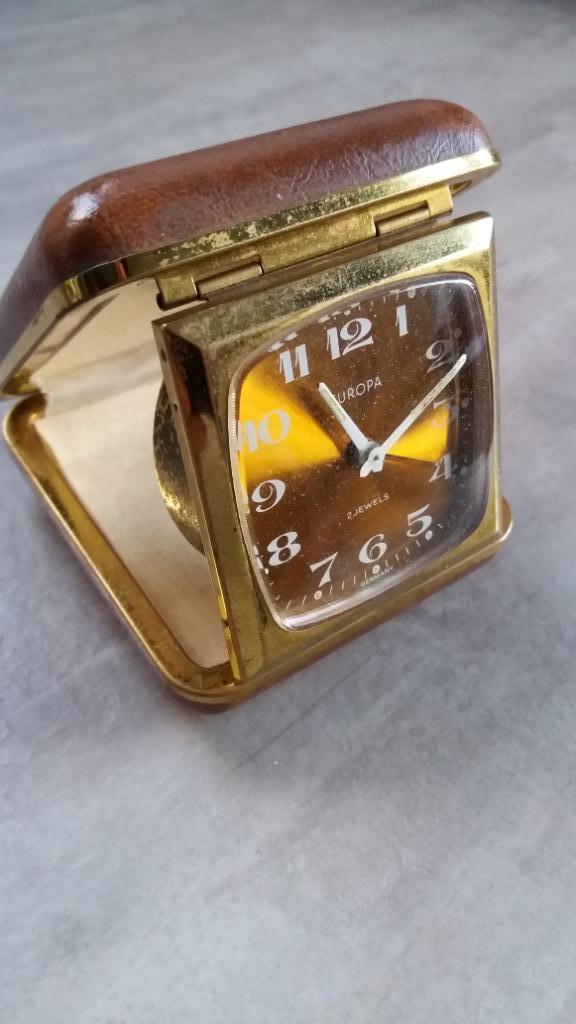 vintage reiswekkertje bruin te ekeren, Elektronische apparatuur, Wekkers, Gebruikt, Analoog, Ophalen of Verzenden