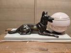 Art Deco tafellamp met sculptuur hond brons op marmeren voet, Antiek en Kunst, Ophalen of Verzenden