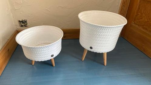 Set van 2 dekpotten: Handed by, Huis en Inrichting, Woonaccessoires | Kunstplanten en Kunstbloemen, Zo goed als nieuw, Ophalen