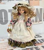Poupée en porcelaine vintage de 1980 avec panier de fleurs, Enlèvement ou Envoi, Comme neuf, Poupée