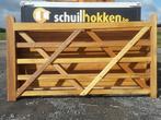 Houten Weidepoorten in hardhout of Grenenhout. 'Op Voorraad', Weidegang, 2 of 3 paarden of pony's