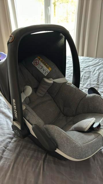 Maxi Cosi I size (isofix) beschikbaar voor biedingen