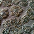 Oude kwaliteitsstof, geschikt voor feestkledij., Hobby en Vrije tijd, Naaien en Fournituren, Ophalen, Zo goed als nieuw