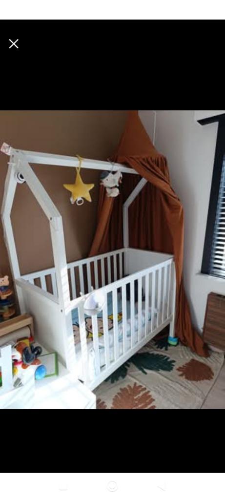 Bopita My First House babybed ledikant + ABZ Matras, Kinderen en Baby's, Babywiegjes en Ledikanten, Zo goed als nieuw, Ledikant