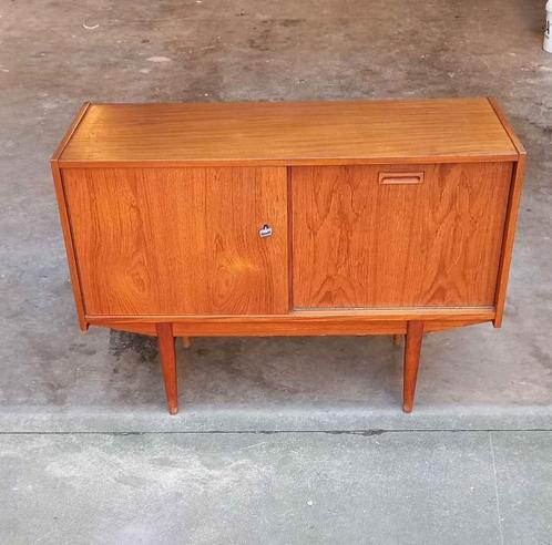 Sideboard Buffet Dressoir enfilade Vintage Fristho 1950's, Maison & Meubles, Armoires | Dressoirs, Comme neuf, Teck, Verre, Enlèvement ou Envoi