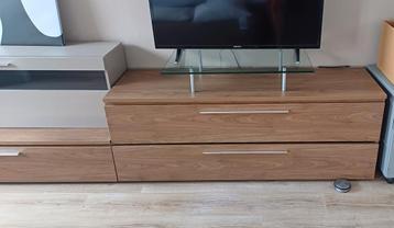 Tv meubel met hangkast beschikbaar voor biedingen