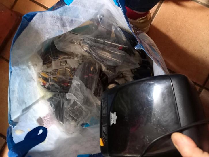 Câbles divers, Informatique & Logiciels, Alimentations internes, Enlèvement ou Envoi