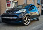 PEUGEOT 107  ESSENCE, Auto's, Peugeot, Zwart, Handgeschakeld, Particulier, Zilver of Grijs