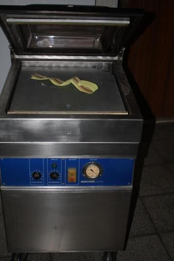 VACUUMMACHINE beschikbaar voor biedingen