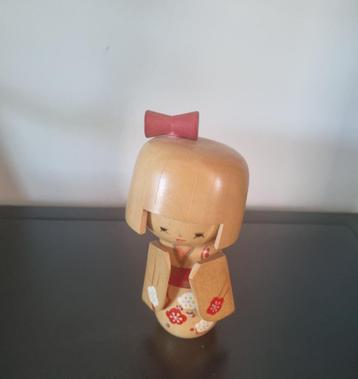 Leuke Sosaku Kokeshi beschikbaar voor biedingen