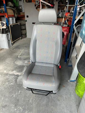 Vw T5 Enkele stoel beschikbaar voor biedingen