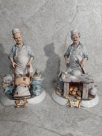 2 porseleinen beeldjes met bakker  Capodimonte, Antiek en Kunst, Ophalen of Verzenden
