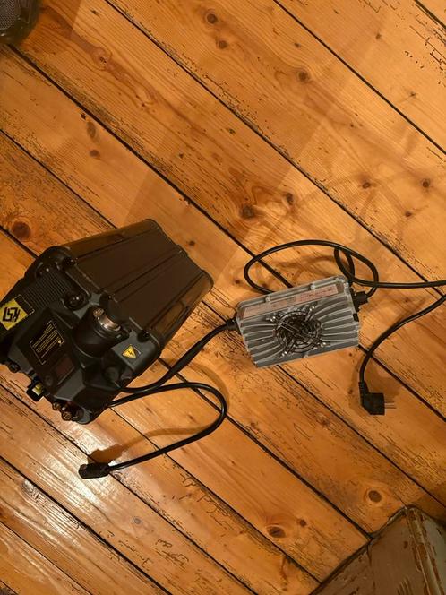 Batterie Surron 60V 40Ah avec chargeur, Motoren, Accessoires | Overige, Zo goed als nieuw, Ophalen