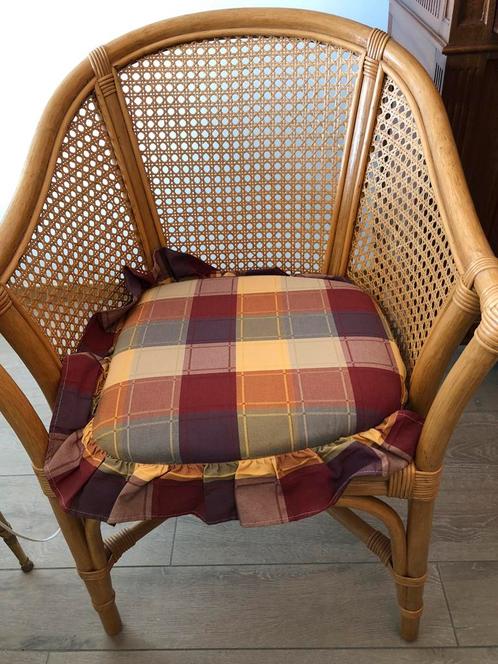 Deux chaises en osier - sièges en bon état, Maison & Meubles, Fauteuils, Comme neuf, Osier ou Rotin, Enlèvement ou Envoi