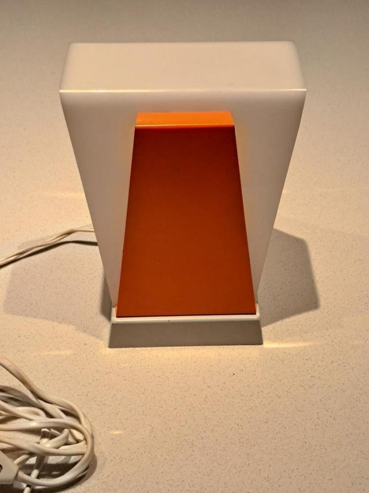 Vintage design wandlamp/tafellamp van Louis Kalff, Huis en Inrichting, Lampen | Wandlampen, Zo goed als nieuw, Kunststof, Metaal