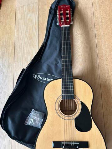 Kinder gitaar beschikbaar voor biedingen