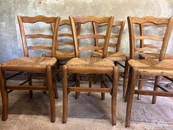 Vintage stoelen met rieten zitting  beschikbaar voor biedingen