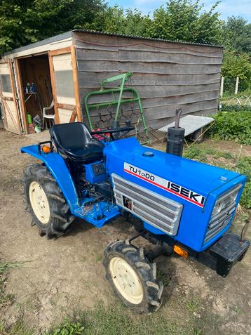 Goed werkende minitractor 17pk 4wd beschikbaar voor biedingen