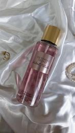 Victoria’s Secret Velvet Petals Body Mist, Comme neuf, Envoi