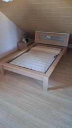 Bed: twijfelaar (+ nachtkastje), Huis en Inrichting, Slaapkamer | Bedden, Ophalen, Beige, Zo goed als nieuw, Twijfelaar