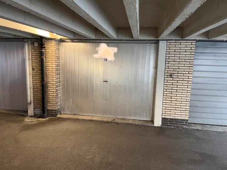Garage à louer à Roeselare 3x6M, Autos : Divers, Garages