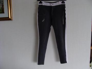 1pantalon d'équitation, 2 paires de chaussure noir, Fouganza beschikbaar voor biedingen