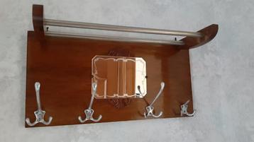 vintage kapstok beschikbaar voor biedingen