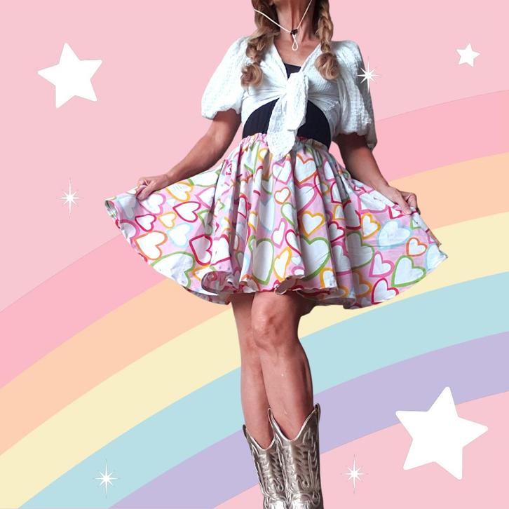 Feestelijk rokje roze met hartjes zwierig volume  mt 32/34, Kleding | Dames, Carnavalskleding en Feestkleding, Kleding, Maat 34 (XS) of kleiner