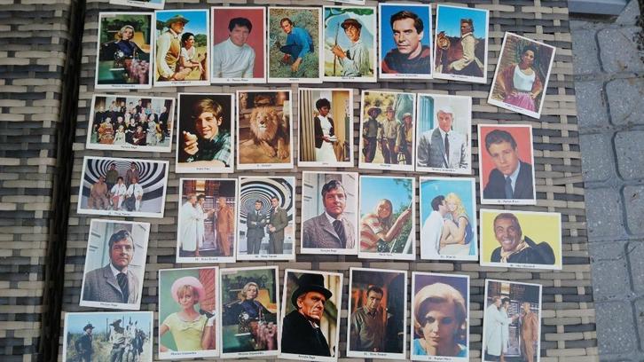 34 Chomos-foto op kartonnen oude tv-serie, Verzamelen, Foto's en Prenten, Gebruikt, Foto, Klederdracht, 1940 tot 1960, Ophalen of Verzenden