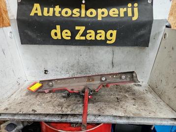 Slotplaat voor van een Toyota Yaris beschikbaar voor biedingen