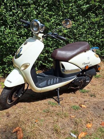 Gts A klasse 50cc start en rijd perfect papieren kwijt  beschikbaar voor biedingen