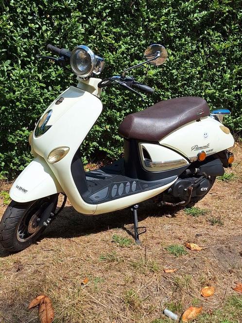 Gts A klasse 50cc start en rijd perfect papieren kwijt, Fietsen en Brommers, Brommers | Tomos, Zo goed als nieuw, Ophalen of Verzenden