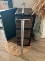 Epee en plastique neuve, Ophalen