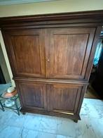 Grande armoire à quatre portes, Enlèvement