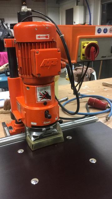 Blum minipress scharnier boormachine., Enlèvement, Perceuse